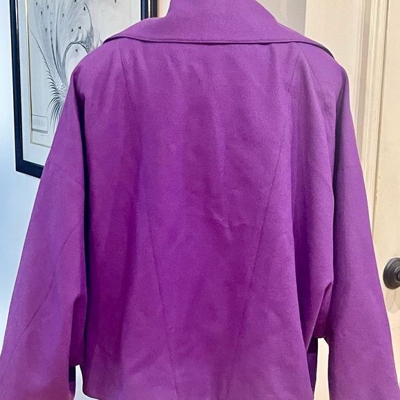 Vintage, Karl Lagerfeld cropped wool
Jkt! - Picture 7 of 7